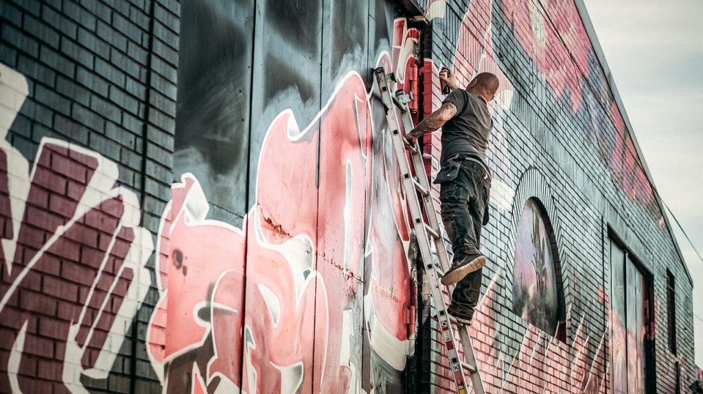 Descubre el arte del graffiti y su relación con los deportes urbanos
