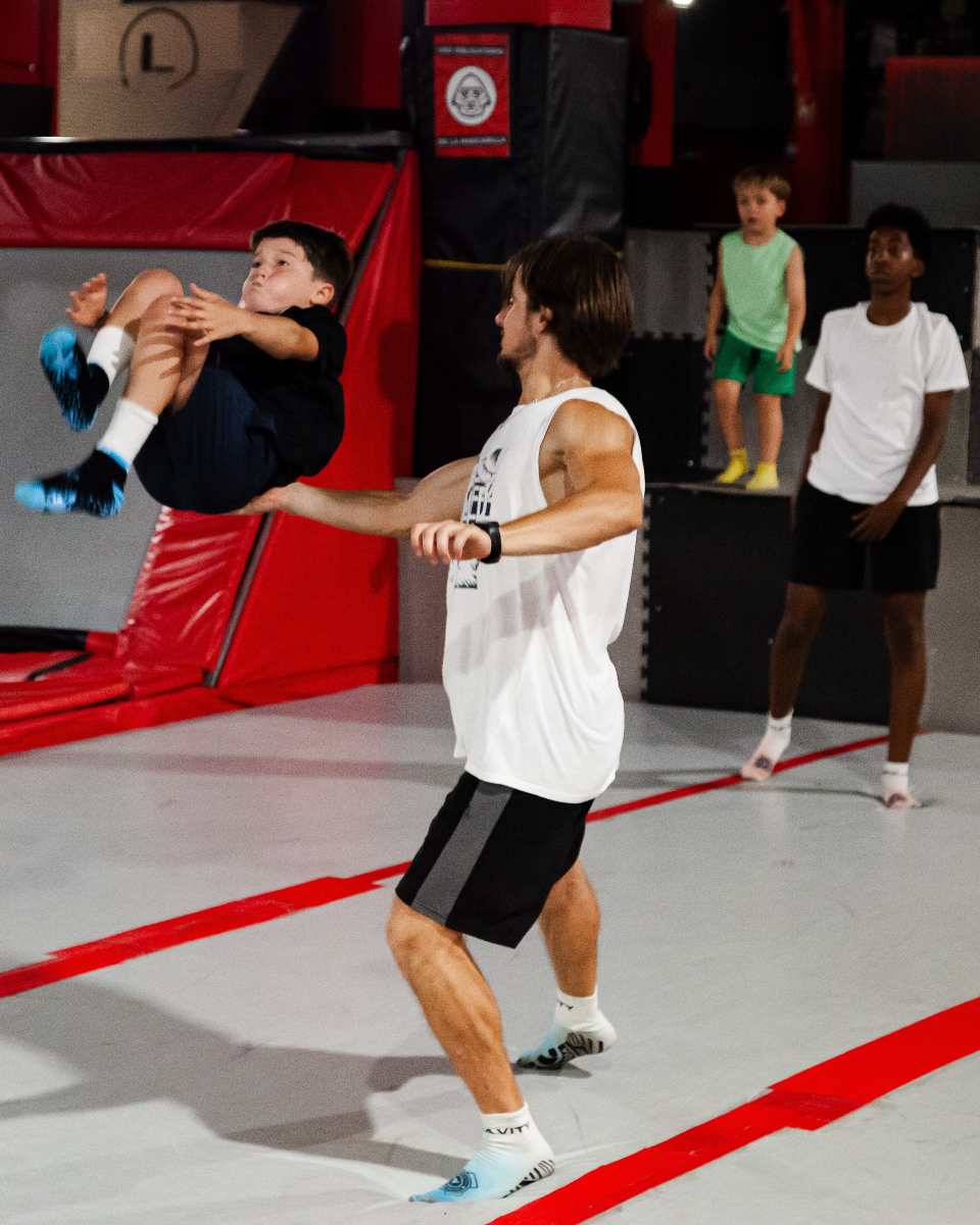 Flow acro–parkour