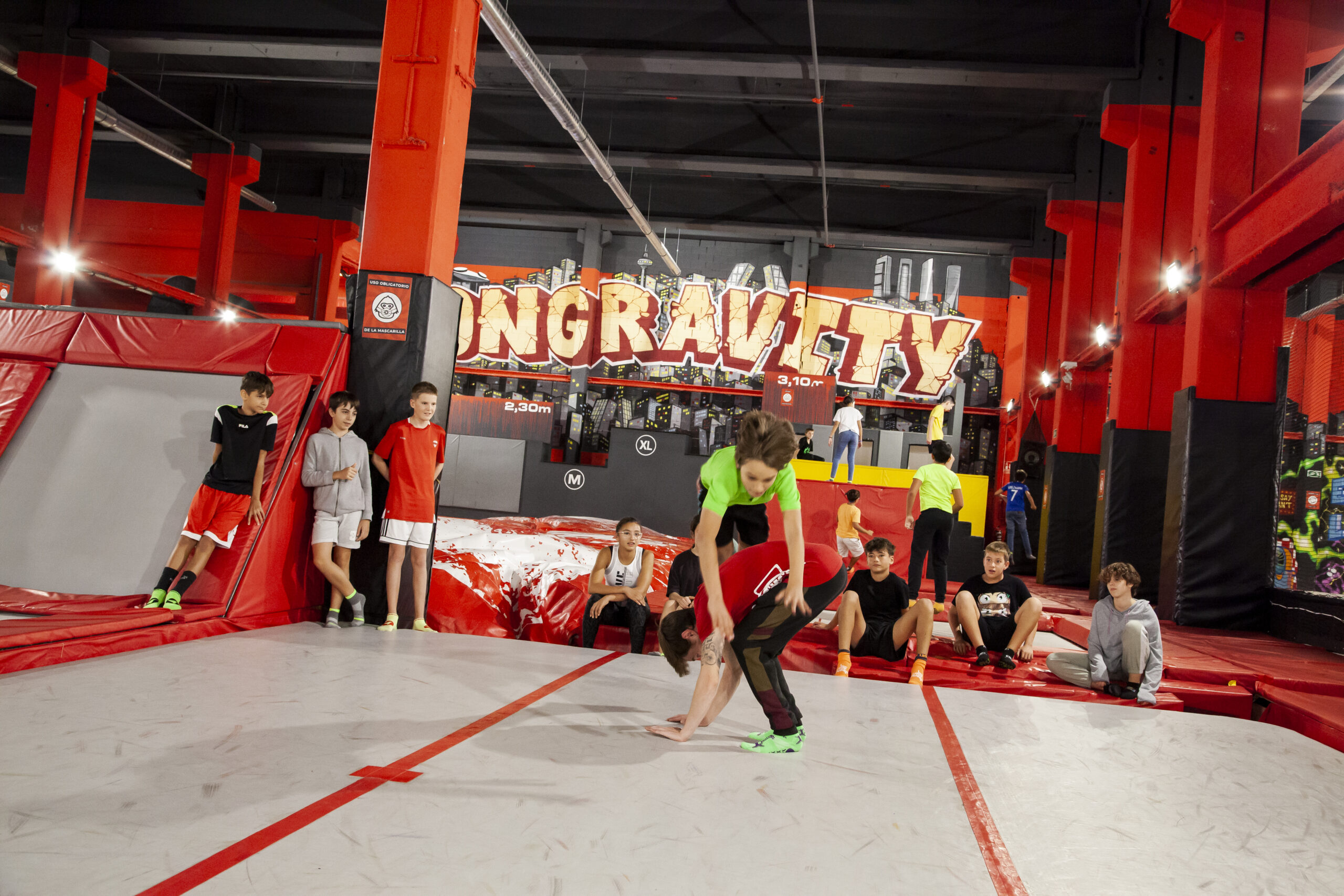 Niños celebrando un cumpleaños en Ongravity